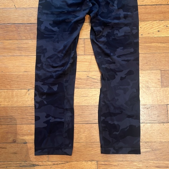 Lululemon Align Crop Tights in Incognito Camo, size 4 - Picture 11 of 13